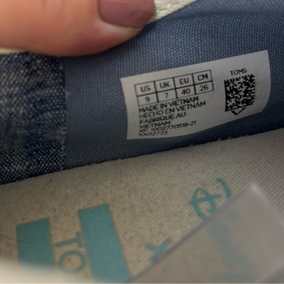 Toms x Disney Sleeping Beauty Sneakers - Picture 9 of 9